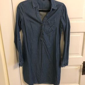 ⭐️ 5/$20 - The Limited Chambray Dress